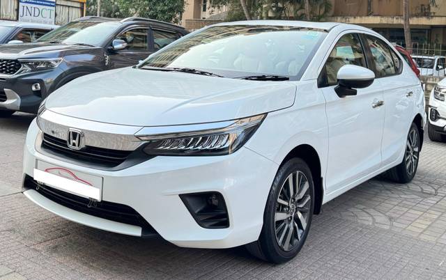 https://images10.gaadi.com/usedcar_image/4494975/original/processed_e8071fbbfb33c04786437506815304f8.jpg?imwidth=6402