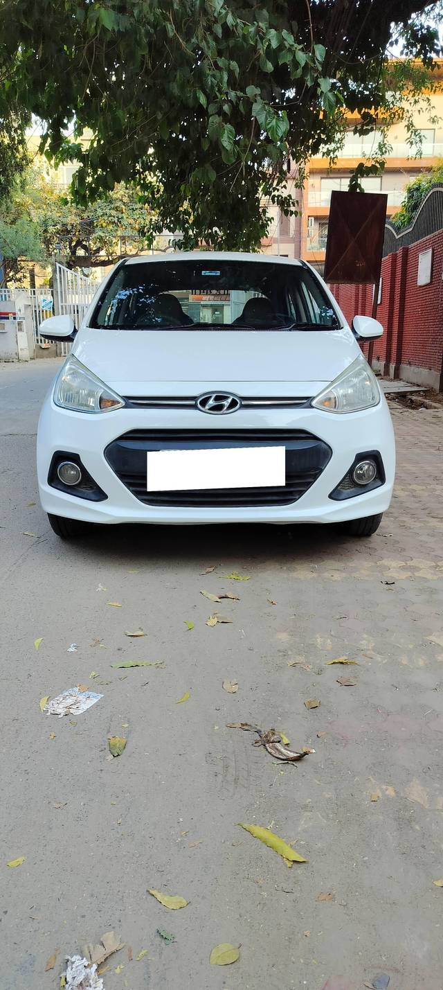 https://images10.gaadi.com/usedcar_image/4494976/original/processed_54d8aeb9a334e54ad8ad0e18f52bf00c.jpg?imwidth=6401