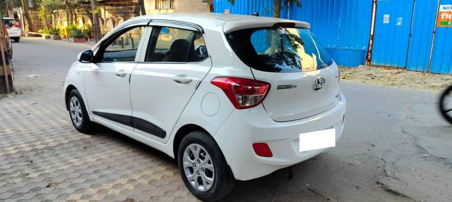 https://images10.gaadi.com/usedcar_image/4494976/original/processed_f532912b73d03100870262893d1019f3.jpg?imwidth=6402