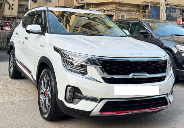 https://images10.gaadi.com/usedcar_image/4494979/original/processed_b32b4e069c8b7971c89889562f64c586.jpg?imwidth=6401