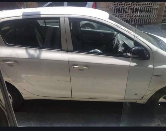 https://images10.gaadi.com/usedcar_image/4495042/original/processed_d58c75b0-2e45-4439-94be-b01d45940a36.jpeg?imwidth=6401
