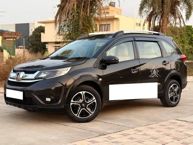 https://images10.gaadi.com/usedcar_image/4495116/original/processed_69dfbbd5e8f973e9a35d745dedd872a3.jpg?imwidth=6400