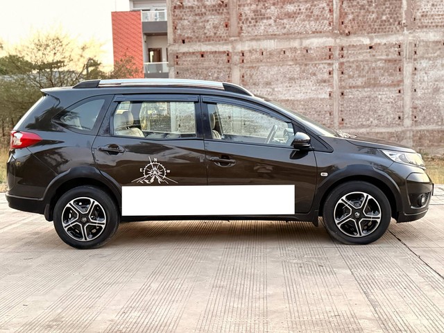https://images10.gaadi.com/usedcar_image/4495116/original/processed_6b8814e53a407b0b11144ac56d2391f6.jpg?imwidth=6401