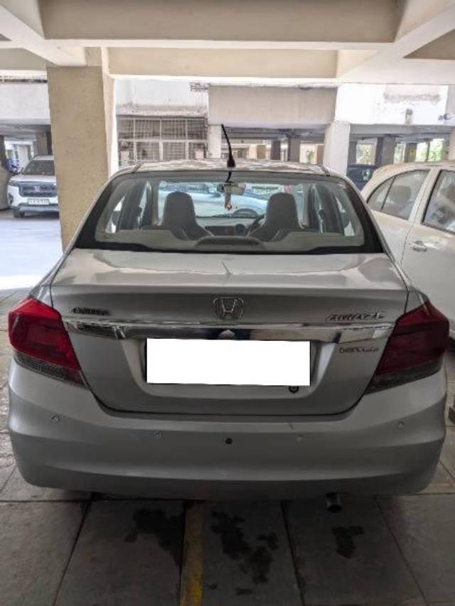 https://images10.gaadi.com/usedcar_image/4495169/original/processed_a487343e-d30f-450c-9ff6-3b12c61eec49.jpg?imwidth=6402