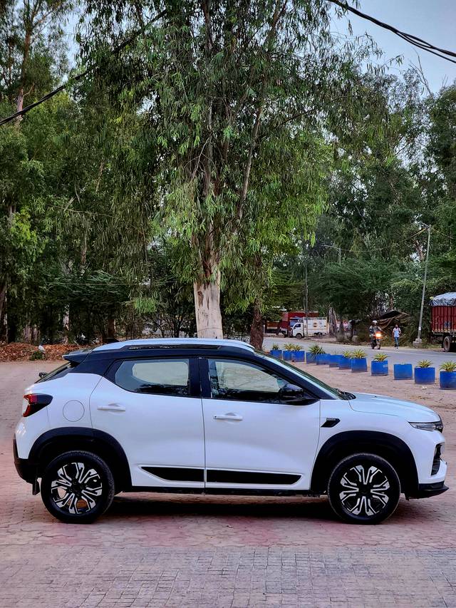 https://images10.gaadi.com/usedcar_image/4495313/original/78044676bc31f86b1fc39a63d2a017c0.jpg?imwidth=6401