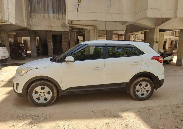 https://images10.gaadi.com/usedcar_image/4495364/original/processed_b21b59af-38d4-4cce-b6fb-40e84ce75add.jpg?imwidth=6402