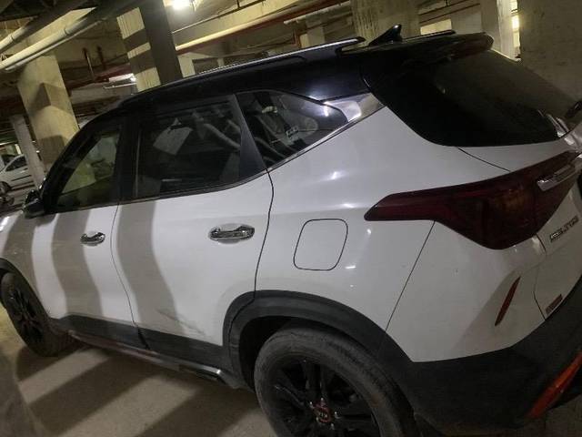 https://images10.gaadi.com/usedcar_image/4495386/original/processed_ac58c6ae-0691-422f-b30f-bca0700f09f8.jpeg?imwidth=6402