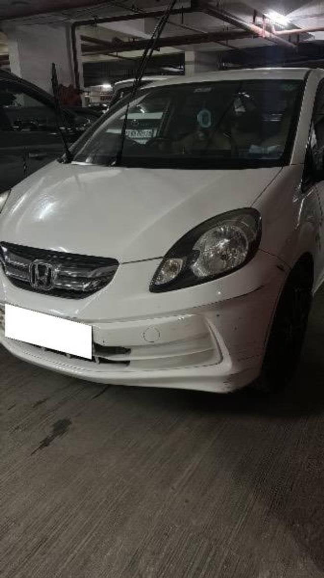 https://images10.gaadi.com/usedcar_image/4495433/original/processed_858e9357-caf2-4715-a0b9-cedded410b67.jpeg?imwidth=6401