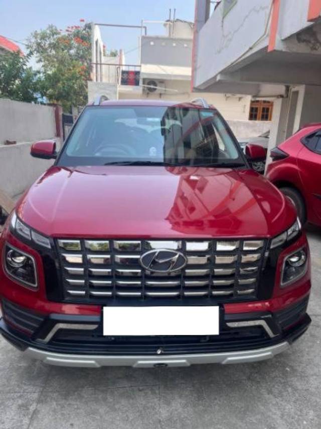 https://images10.gaadi.com/usedcar_image/4495849/original/processed_10df0b9b-4232-46d5-961b-e0260c3d6df7.jpeg?imwidth=6400