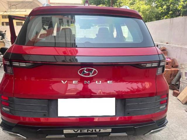 https://images10.gaadi.com/usedcar_image/4495849/original/processed_f850c80f-ee6a-4db9-97f9-7bdec5d40324.jpeg?imwidth=6401