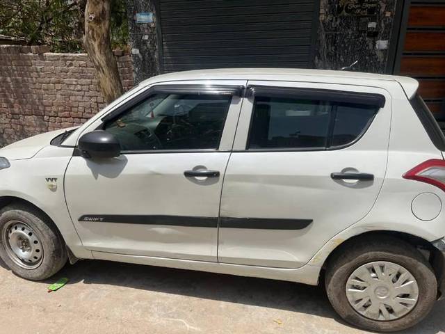 https://images10.gaadi.com/usedcar_image/4495856/original/processed_408d9704-b73b-4416-bb2a-1f452576bbaf.jpeg?imwidth=6402