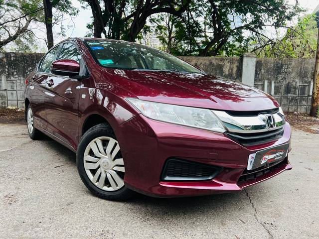 https://images10.gaadi.com/usedcar_image/4495863/original/processed_8499884bc77bb69e72ce5c8e63efcd1a.jpg?imwidth=6400