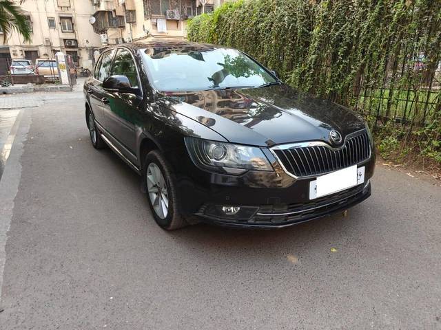 https://images10.gaadi.com/usedcar_image/4495943/original/processed_1f57c9c5a4b7b9b0b445af74d2c974e6.jpeg?imwidth=6400