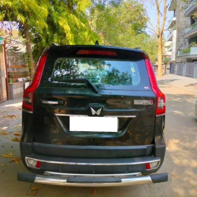 https://images10.gaadi.com/usedcar_image/4496045/original/processed_9cef0027-2faf-414a-9f89-19c05c7120d6.jpg?imwidth=6401