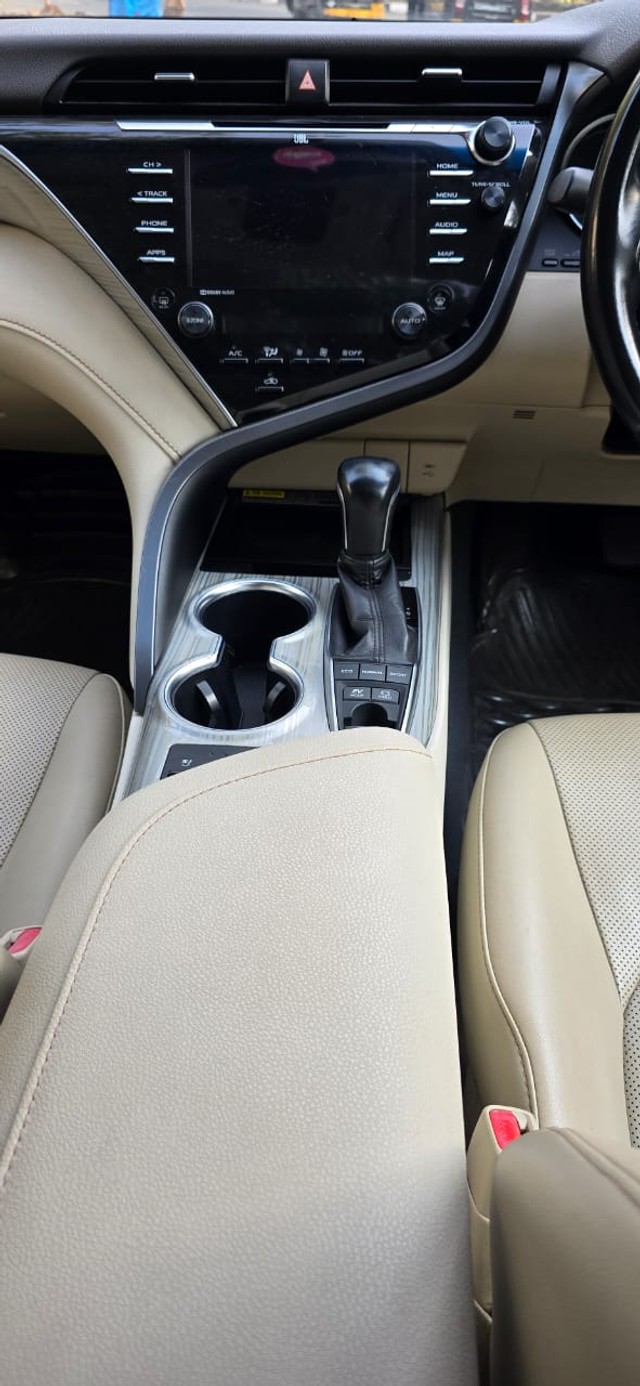 Toyota Camry Hybrid 2.5 Second-hand 2019 Toyota Camry Hybrid 2.5 for sale in Mumbai-11