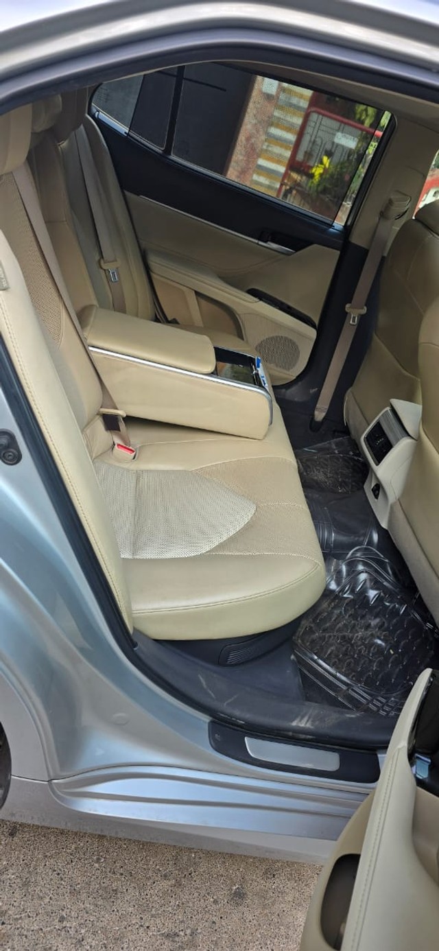 Toyota Camry Hybrid 2.5 Second-hand 2019 Toyota Camry Hybrid 2.5 for sale in Mumbai-5