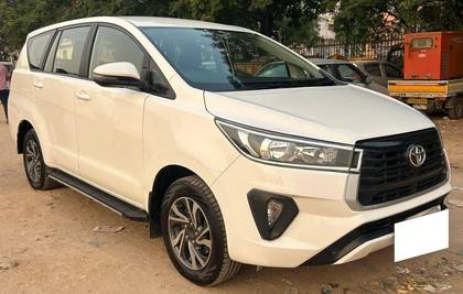 Toyota Innova Crysta 2.4 G 7 STR Toyota Innova Crysta 2.4 G 7 STR