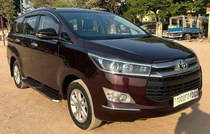 Toyota Innova Crysta 2.4 VX MT 8 STR