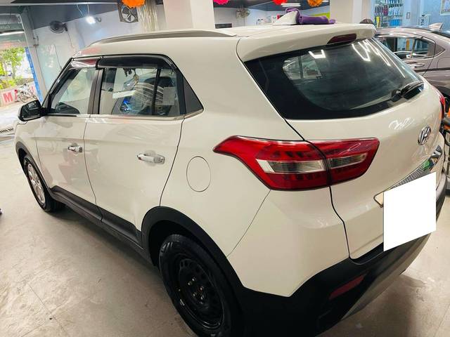 https://images10.gaadi.com/usedcar_image/4496286/original/processed_b7e29eadd808cc38dc46db5d799de283.jpg?imwidth=6401