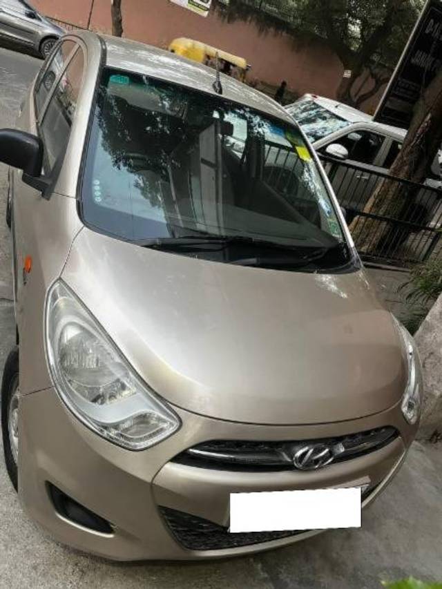 https://images10.gaadi.com/usedcar_image/4496305/original/processed_39ff2fef-d547-4fcf-9dcf-bc883d747fb7.jpg?imwidth=6400