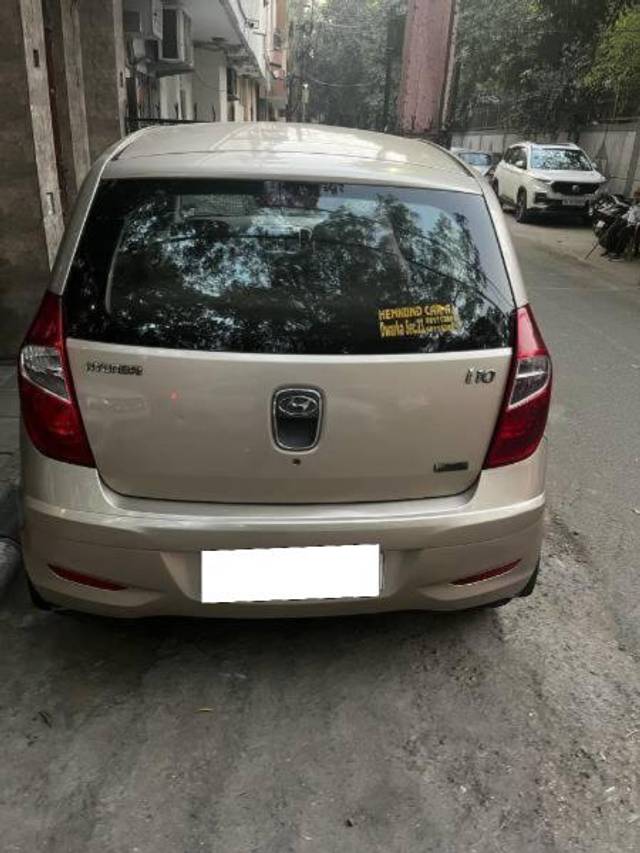 https://images10.gaadi.com/usedcar_image/4496305/original/processed_b16d4490-0803-4144-8f0a-15d5a1729932.jpg?imwidth=6401