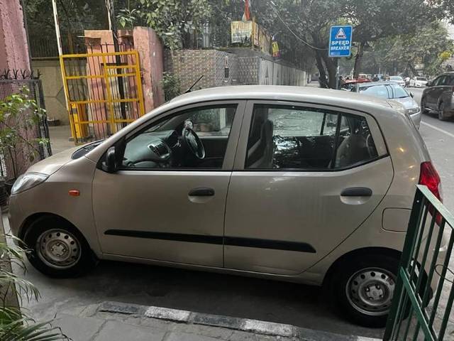 https://images10.gaadi.com/usedcar_image/4496305/original/processed_efd9ebfa-8065-4f4a-86a2-ec28ef778475.jpg?imwidth=6402