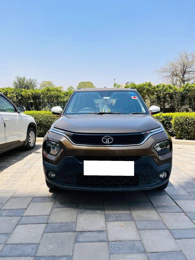 https://images10.gaadi.com/usedcar_image/4496324/original/processed_d818b494-ae98-498a-9ec0-b383661dc444.jpg?imwidth=6402