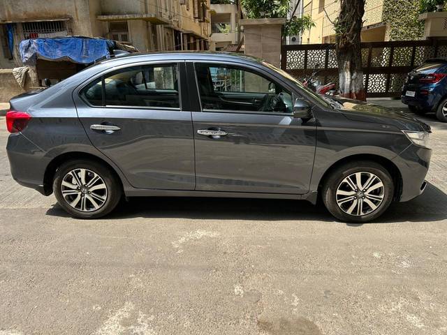 https://images10.gaadi.com/usedcar_image/4496370/original/d02fe5016d6d0b7585f01acb713aeb26.jpeg?imwidth=6401