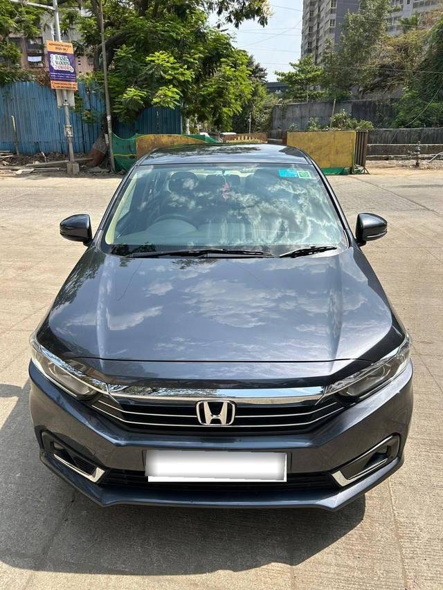 https://images10.gaadi.com/usedcar_image/4496370/original/processed_9dc79ebda9dbb9aa6058a7a8bd778def.jpeg?imwidth=6400