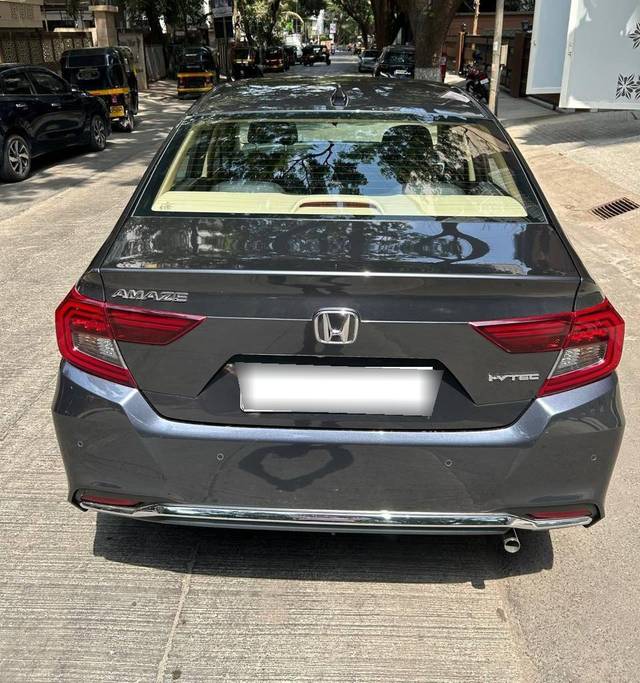 https://images10.gaadi.com/usedcar_image/4496370/original/processed_d430cbd67a63121faf80a1eb3778a020.jpeg?imwidth=6402