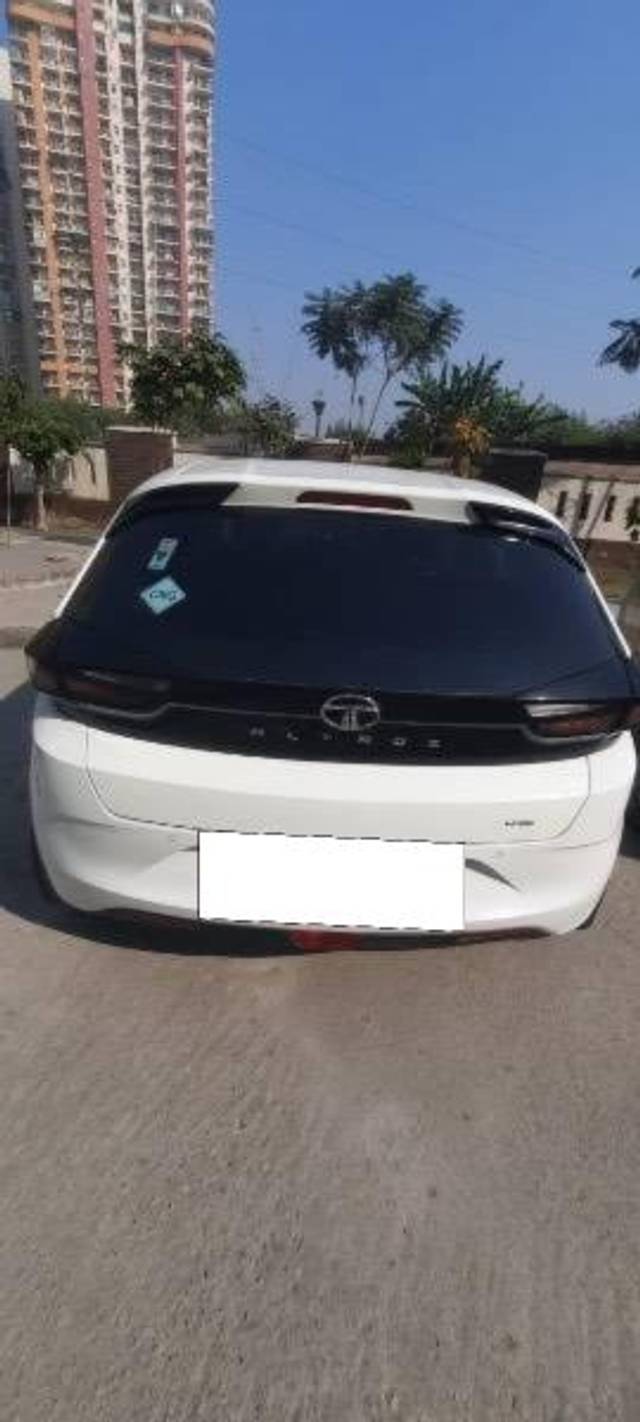 https://images10.gaadi.com/usedcar_image/4496405/original/processed_3bc70a5e-df47-4af4-8aea-574d72640716.jpeg?imwidth=6400