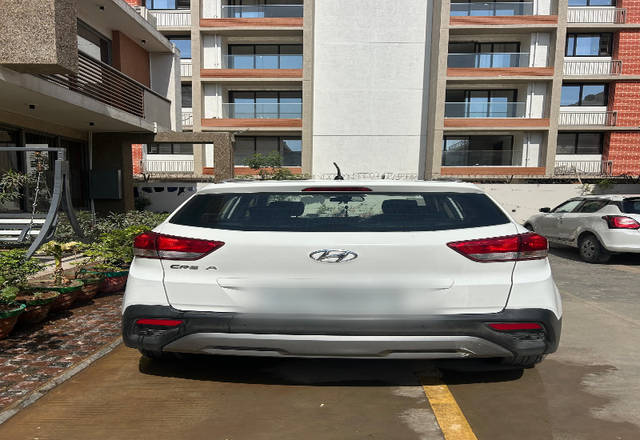 https://images10.gaadi.com/usedcar_image/4496540/original/2fd6ce02-b692-4ba8-9861-54c9fea981a5.?imwidth=6401