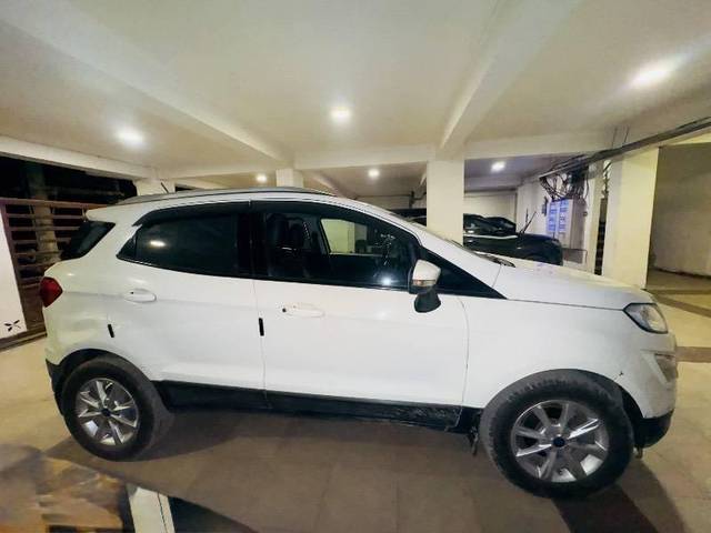 https://images10.gaadi.com/usedcar_image/4496569/original/processed_e7d23307-052d-4dee-abb6-92e7d67afbe0.jpeg?imwidth=6401