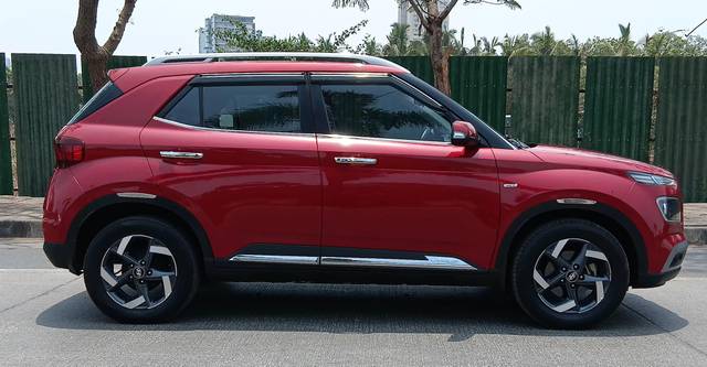 https://images10.gaadi.com/usedcar_image/4496682/original/processed_69e931c5d74c31f95ee108c3e55da70f.jpg?imwidth=6401