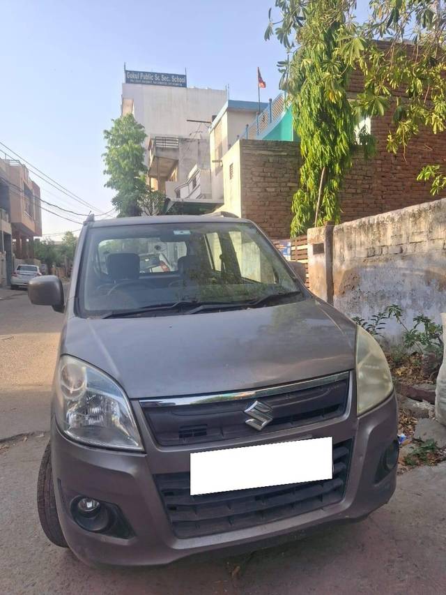 https://images10.gaadi.com/usedcar_image/4496713/original/processed_9b3b8031-72b8-4b06-921a-606a51a51cfb.jpg?imwidth=6402