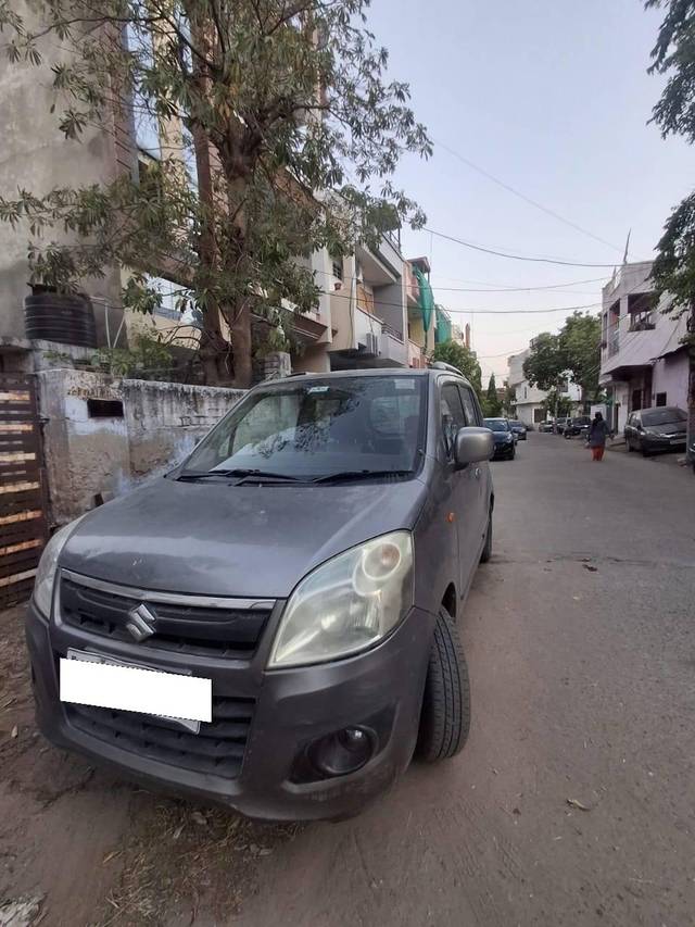 https://images10.gaadi.com/usedcar_image/4496713/original/processed_dc309bfe-8a04-474a-834c-90dbac0a5bee.jpg?imwidth=6401