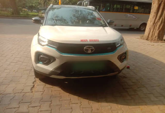 https://images10.gaadi.com/usedcar_image/4496805/original/bea15d9f-a31d-4a3d-9a83-974128fa86c3.?imwidth=6400