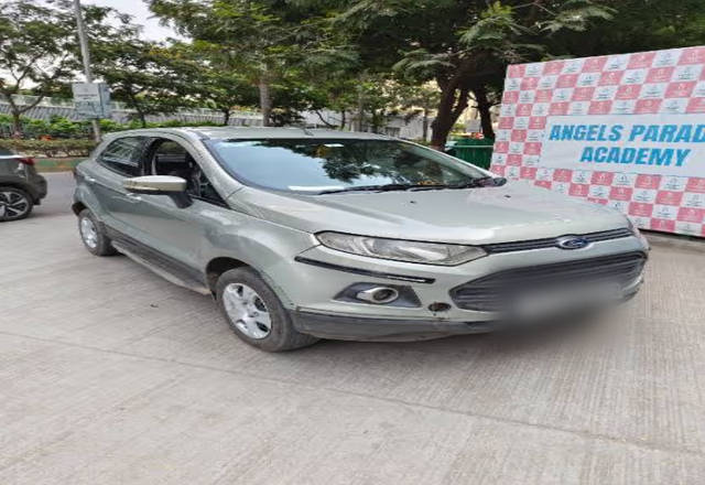 https://images10.gaadi.com/usedcar_image/4496973/original/a57e8686-f798-4e4f-9843-8cb2dce3d77a.?imwidth=6400