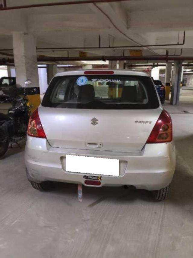 https://images10.gaadi.com/usedcar_image/4497040/original/processed_5a63318c-4fc1-4f23-8859-f728fe70b1ba.jpg?imwidth=6402