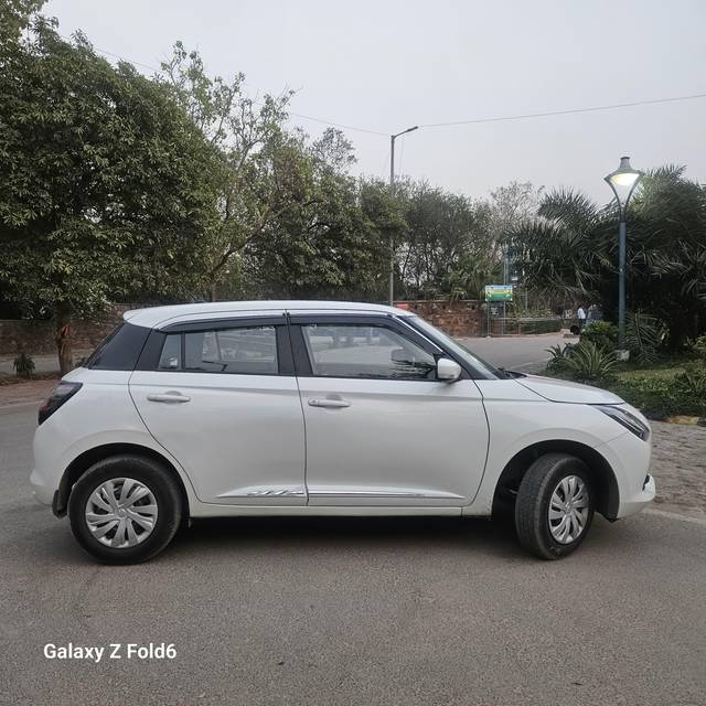 https://images10.gaadi.com/usedcar_image/4497258/original/processed_34ba0bb04a4d18553fbfb9fb033d1221.jpg?imwidth=6401