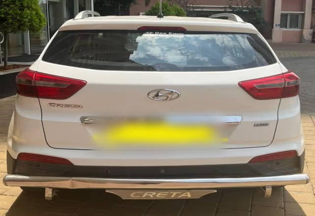 https://images10.gaadi.com/usedcar_image/4497354/original/b608af4a-5078-45be-bbe4-95a0ca69b1b5.?imwidth=6402
