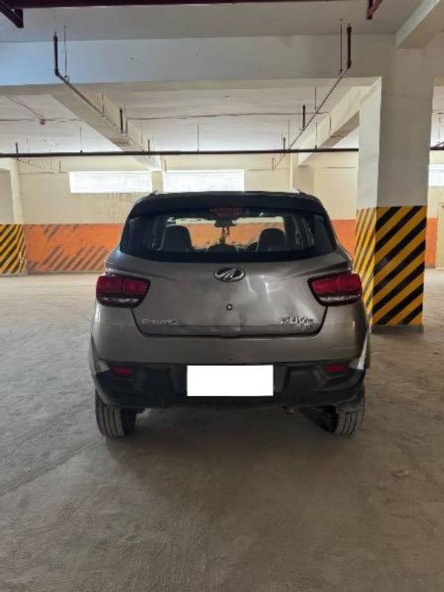 https://images10.gaadi.com/usedcar_image/4497365/original/processed_e2fe6d53-1d6f-4003-ba53-df0b4dcf3b2f.jpeg?imwidth=6402