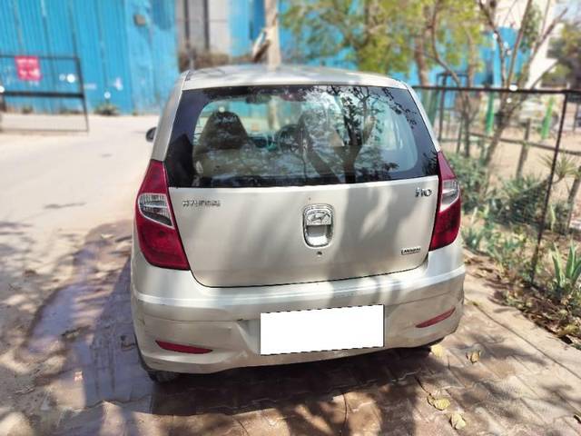 https://images10.gaadi.com/usedcar_image/4497415/original/processed_5bea34ff-2dc4-4e80-86b9-b842cc469072.jpg?imwidth=6402
