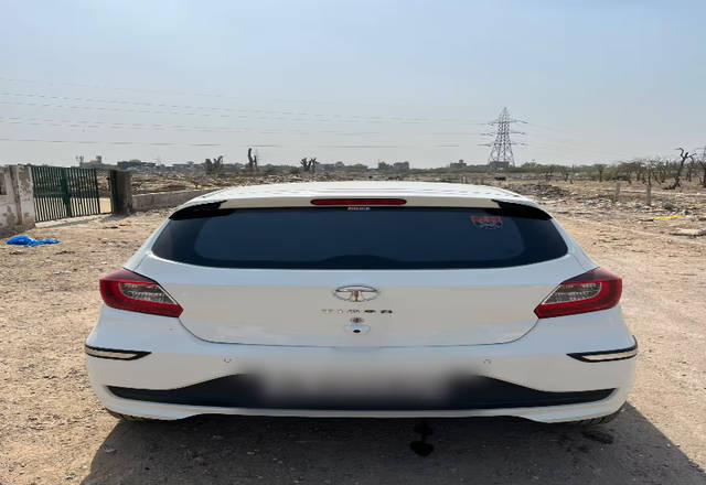 https://images10.gaadi.com/usedcar_image/4497479/original/5a326934-7b5d-4d91-ad7b-29c143697cb0.?imwidth=6401