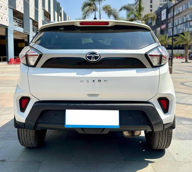 https://images10.gaadi.com/usedcar_image/4497505/original/processed_9bd9ca950b29f6d28206fe0a5d194576.jpg?imwidth=6402