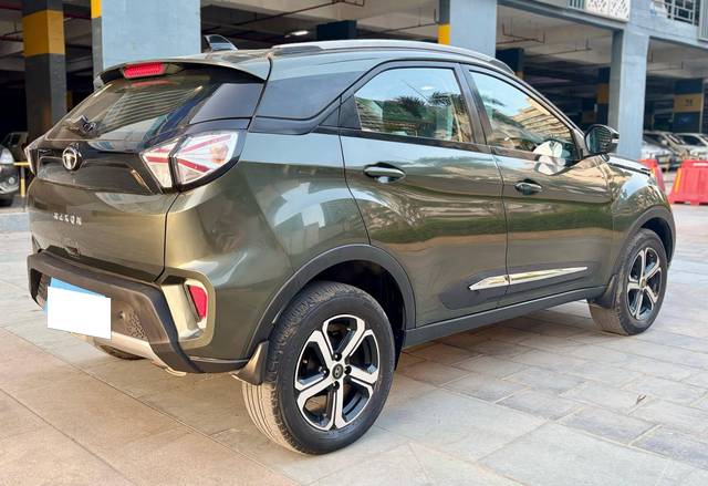 https://images10.gaadi.com/usedcar_image/4497513/original/processed_06855174843c29196ff1421ead16a027.jpg?imwidth=6401