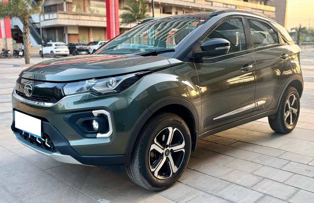 https://images10.gaadi.com/usedcar_image/4497513/original/processed_7c9d03170573533bb0e307b183e7dfd8.jpg?imwidth=6400