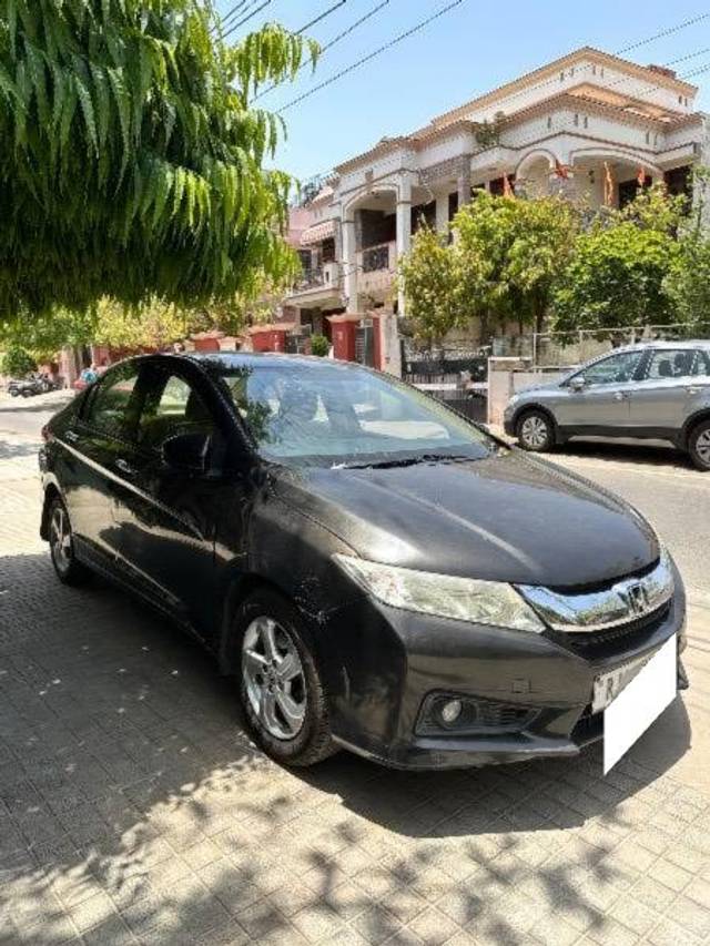 https://images10.gaadi.com/usedcar_image/4497556/original/processed_1ef0aef1-0025-467e-9407-b9dcfed85e73.jpeg?imwidth=6400