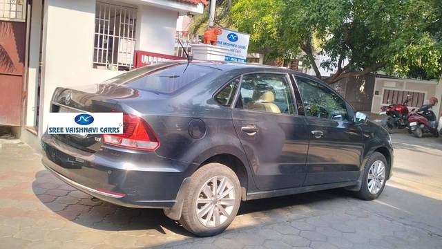 https://images10.gaadi.com/usedcar_image/4497712/original/processed_1b2880a6399e0693b886361a4e75169d.jpeg?imwidth=6401