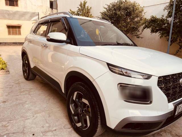 https://images10.gaadi.com/usedcar_image/4497778/original/processed_2429dbdd432e627475c4c5bd71f5e3dd.jpg?imwidth=6400